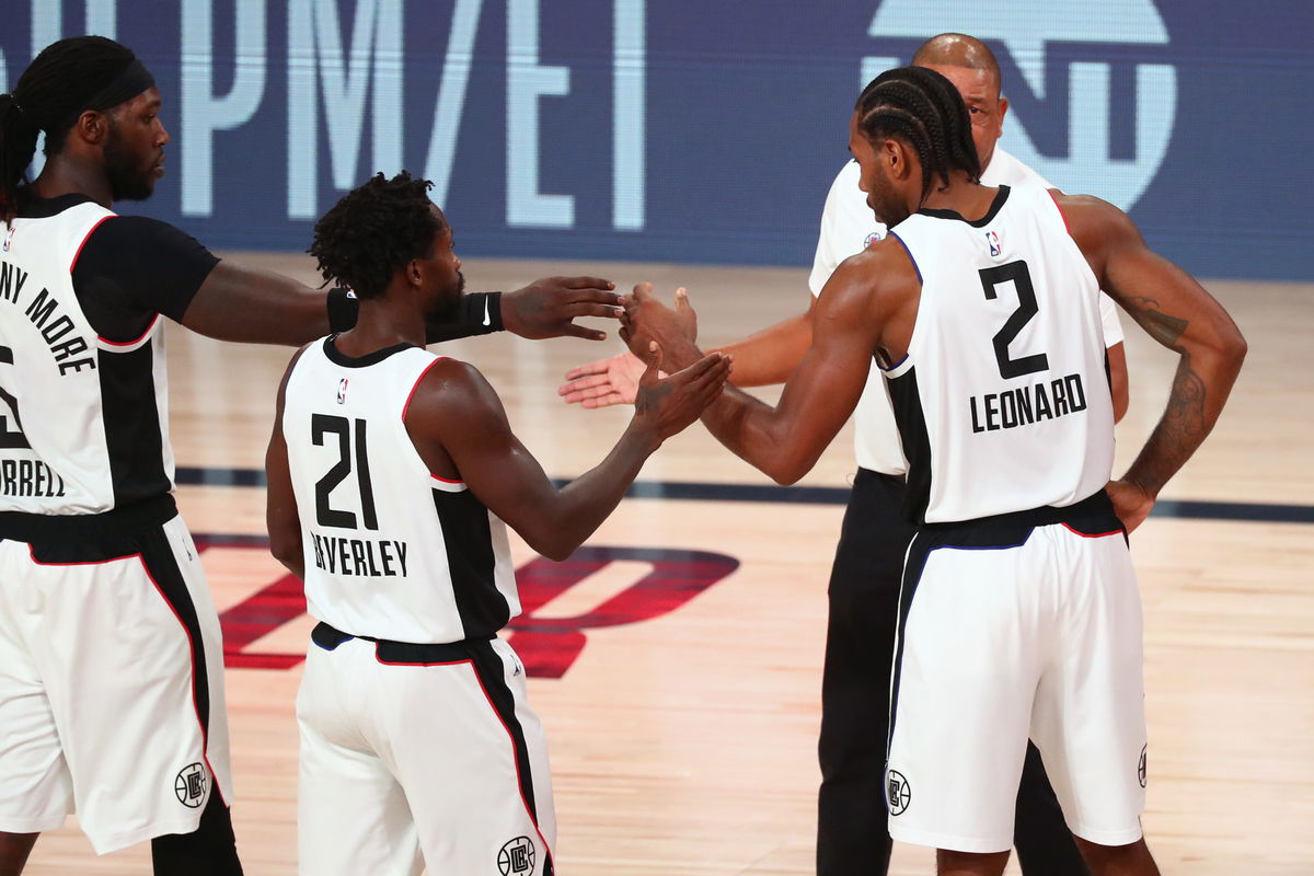 Los Angeles Clippers huddle in the 2020 NBA Playoffs
