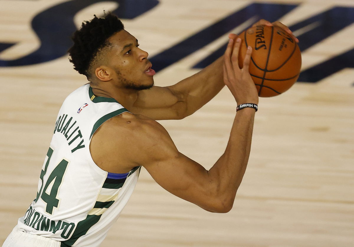 Giannis Antetokounmpo mantiene sus opciones abiertas