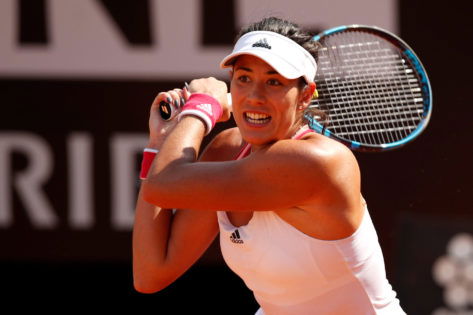 Garbine Muguruza in action against Coco Gauff at the 2020 Italian Open