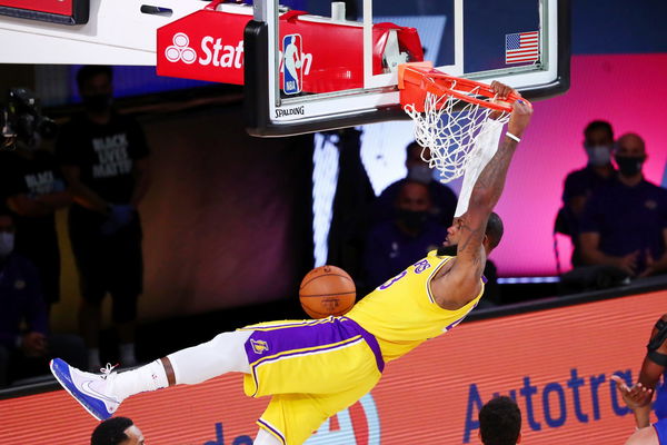 LeBron James: Lakers debut features dunks, highlights team's weakness