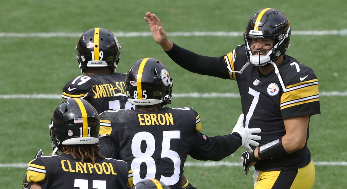 Pittsburgh Steelers quarterback Ben Roethlisberger celebreates with wide receiver Juju Smith-Schuster in Week Three.