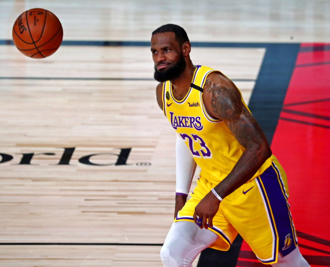 American Rapper Snoop Dogg Lists His Own Lakers' Dream Team that Leaves Out LeBron James - EssentiallySports