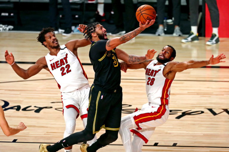 Not Sure Lakers Anthony Davis Ridicules The Threat Of Golden State Warriors Essentiallysports