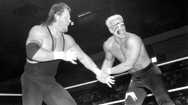 The-Undertaker-vs.-Sting-Real-Photo-From-WCW-1990