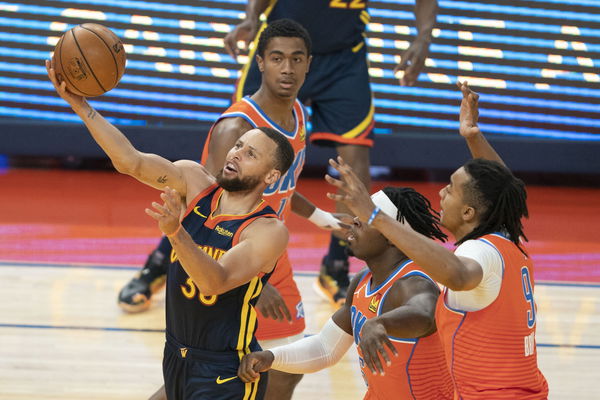 NBA: Stephen Curry shoots the basketball against Oklahoma City Thunder