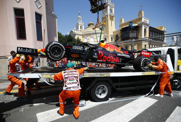 Azerbaijan Grand Prix Is Max Verstappen S Qualifying Participation Under Threat After Fp3 Crash Essentiallysports