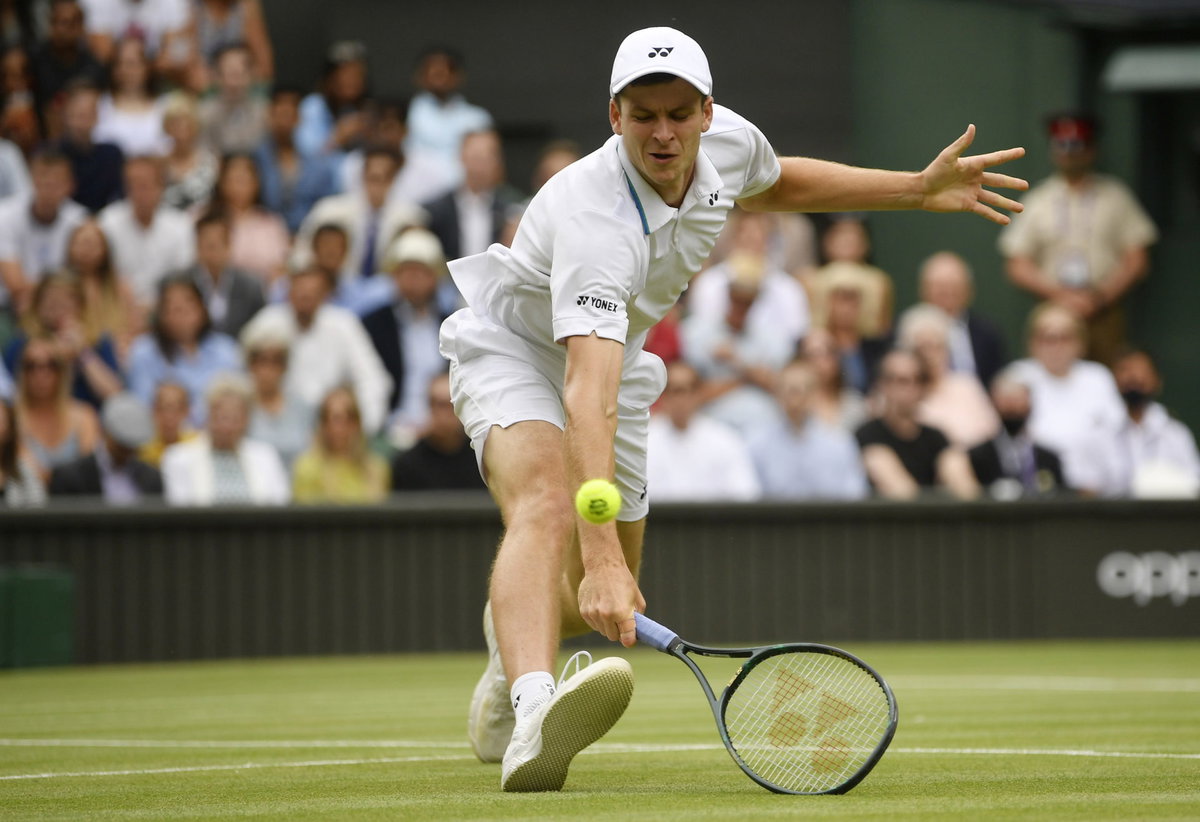 Hubert Hurkacz’s Wimbledon Campaign Ends Abruptly After Bizarre On-Court Moment