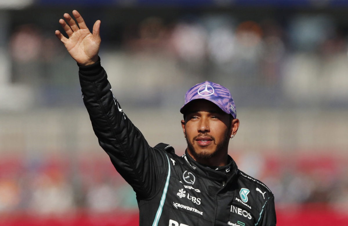 British GP: Lewis Hamilton Sends a 
