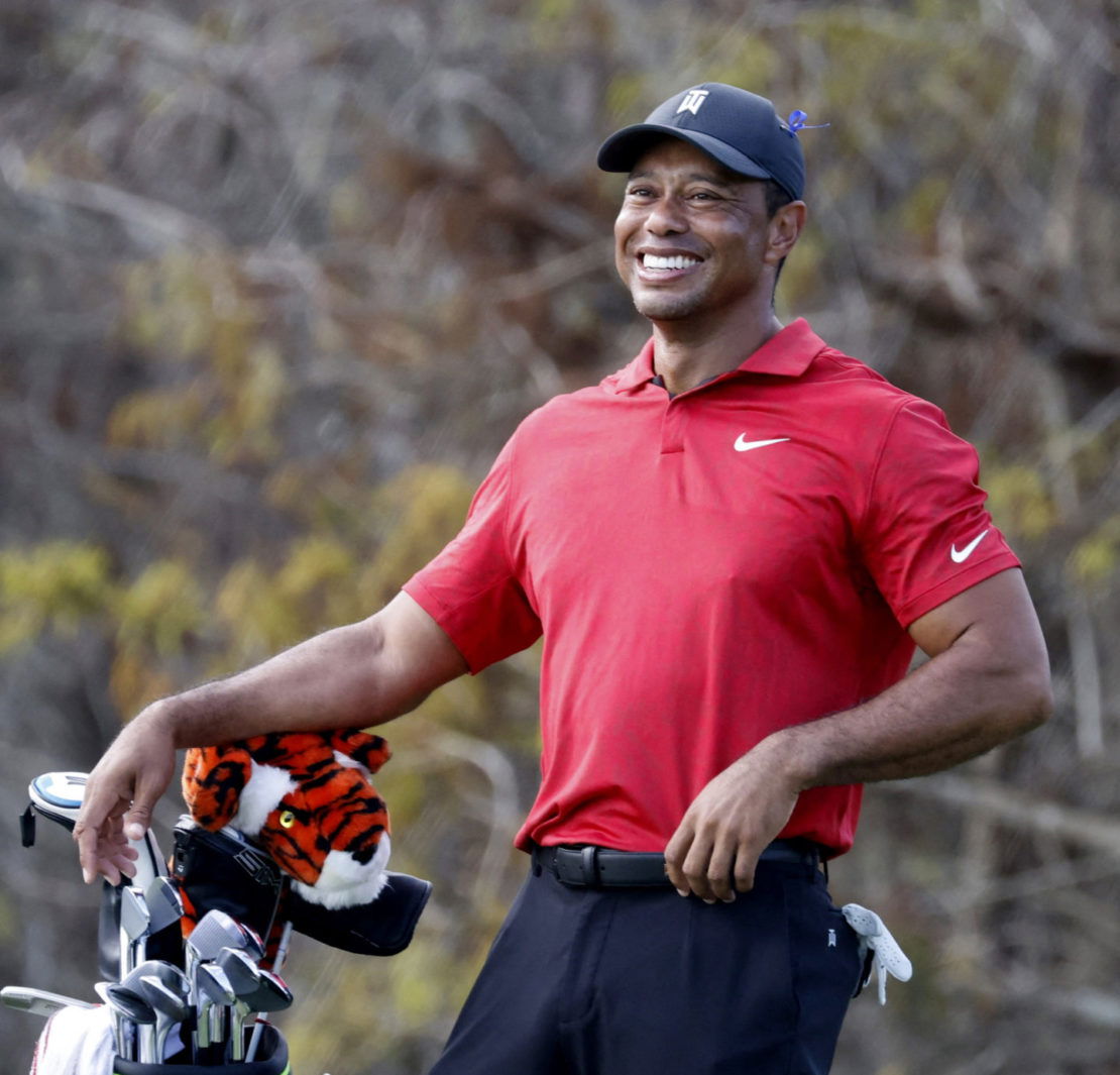 Tiger woods red shirt for clearance sale