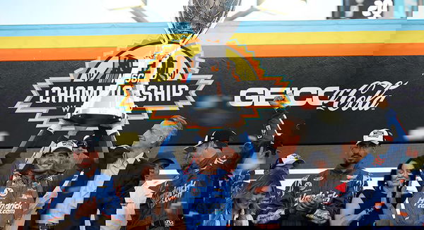 2021-Nov7-Larsontitle-main