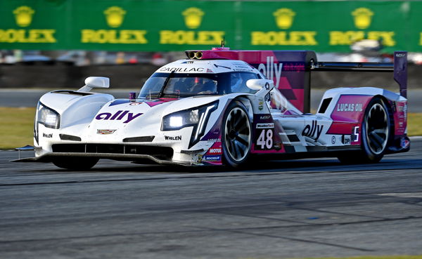 Motorsports: IMSA Rolex 24 Day 1