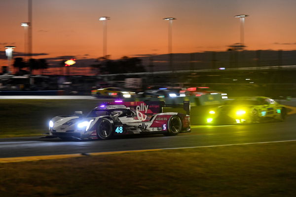 Motorsports: IMSA Rolex 24 Day 2