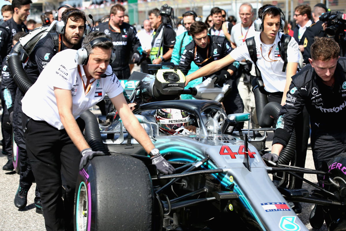 Nobody at Mercedes F1 Considers Joining Ferrari Even For a 30% Salary Hike: Nico Rosberg - EssentiallySports Nobody at mercedes f1 considers joining ferrari even for a 30% salary hike: nico rosberg - essentiallysports