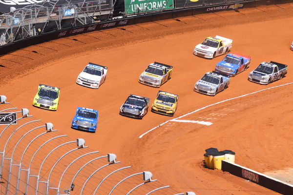 NASCAR: Pinty&#8217;s Truck Race on Dirt