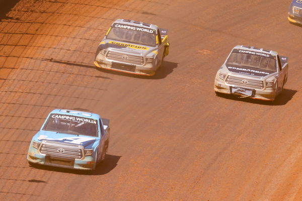 NASCAR: Pinty&#8217;s Truck Race on Dirt