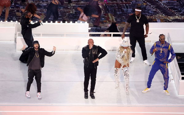 Eminem Hangs With JAY-Z, Snoop Dogg & More In Super Bowl Photos