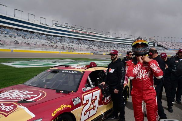 NASCAR: Pennzoil 400 Qualifying