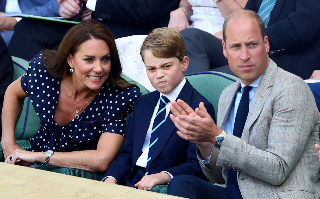 Body Language Expert Evaluates Syncing Gestures of Prince William and Kate Middleton Towards Prince George at Wimbledon - EssentiallySports Body Language Expert Evaluates Syncing Gestures of Prince William and Kate Middleton Towards Prince George at Wimbledon - EssentiallySports