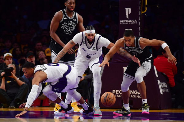 NBA: San Antonio Spurs at Los Angeles Lakers