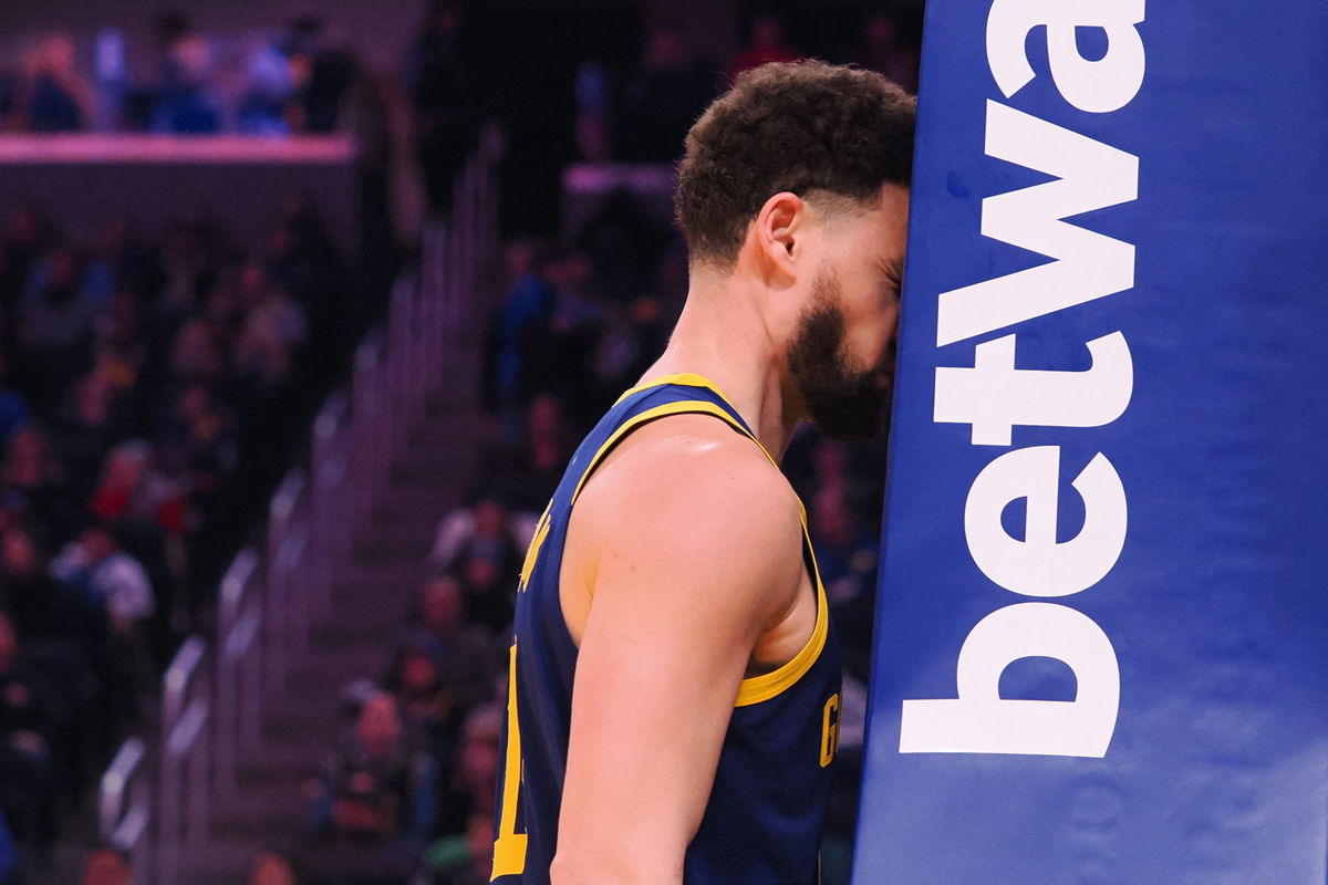 Warriors' Klay Thompson honors ex-Dallas Cowboys star who tragically died  last September with classy pregame gesture