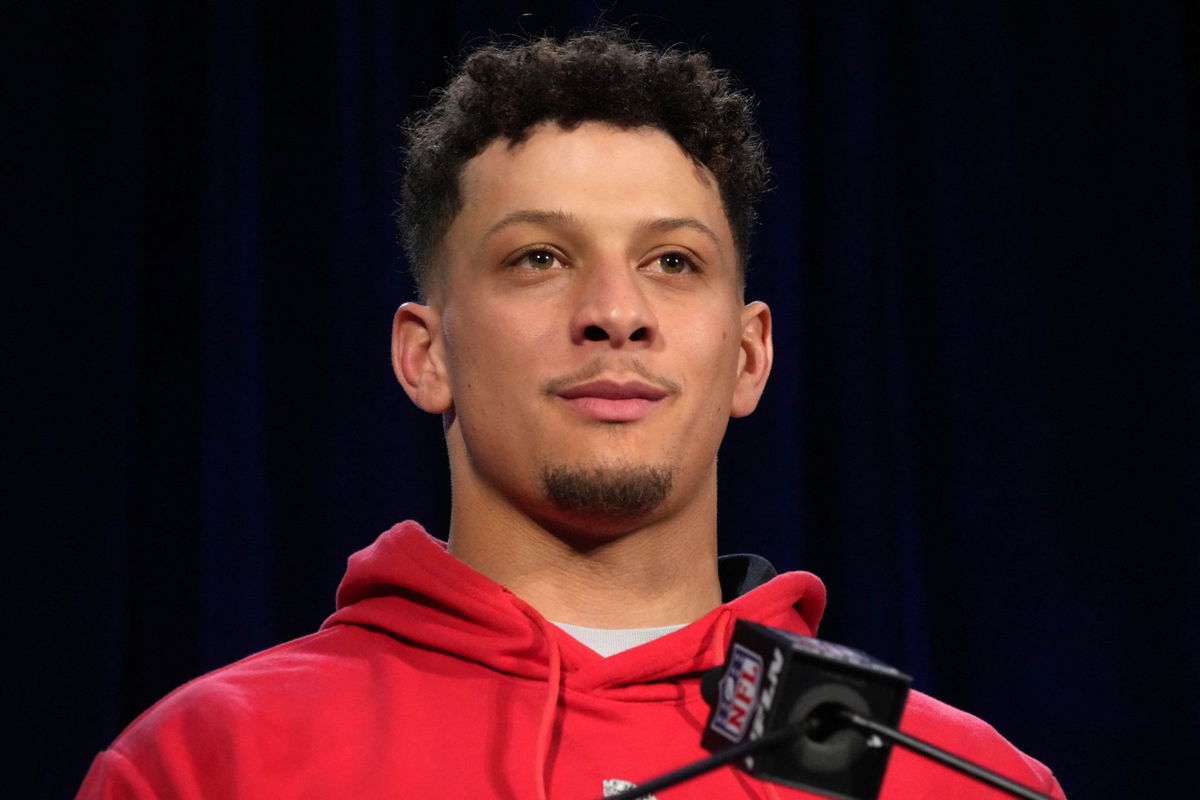 $10 Million Rich Brittany Endorses Husband Patrick Mahomes as $450