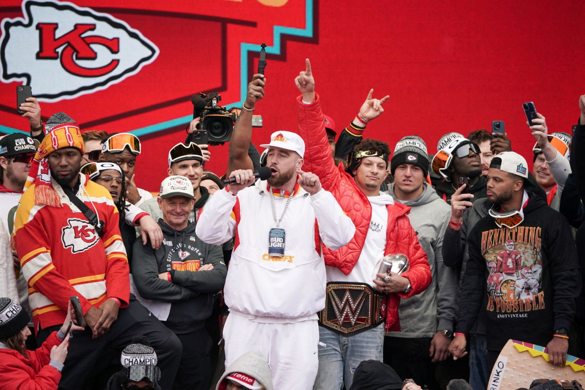 Chiefs Super Bowl parade 2023 takeaways: Patrick Mahomes leaves Lombardi  Trophy with Kansas City fan 