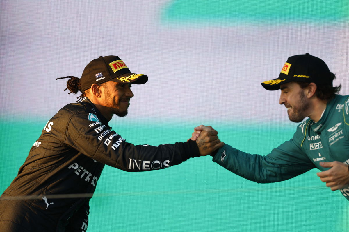 Despite Fernando Alonso s Insulting Dig Lewis Hamilton Pays Huge 