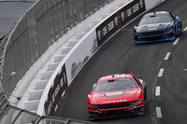 https://image-cdn.essentiallysports.com/wp-content/uploads/2024-02-04T002715Z_1416279727_MT1USATODAY22438768_RTRMADP_3_NASCAR-CUP-PRACTICE-QUALIFYING.jpg