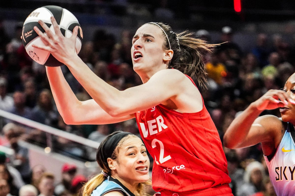 Is Caitlin Clark Already Receiving the Michael Jordan Treatment? Anthony  Davis Provides Honest Answer on WNBA's Hostility - EssentiallySports