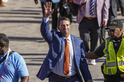 Dabo Swinney Pulls Off 285lb Masterstroke as Clemson Chases Lincoln Riley’s USC for Big Breakthrough