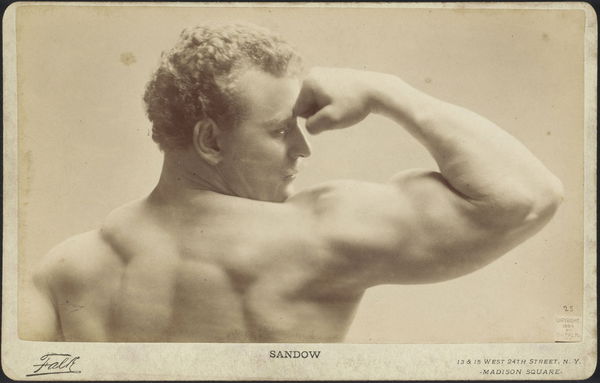 2560px-Academische_figuurstudie_van_Eugen_Sandow_Sandow_(titel_op_object),_RP-F-2012-96-136