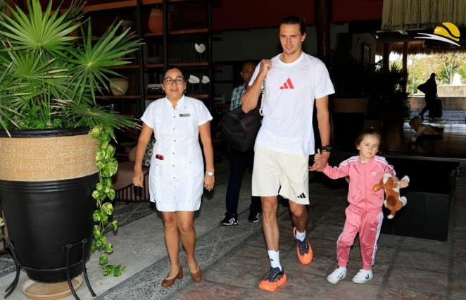 PICTURES: Alexander Zverev's Daughter Mayla Steals Spotlight With First Public Appearance in Acapulco - EssentiallySports