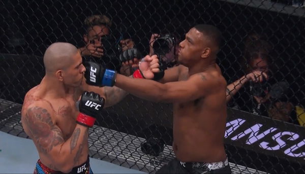 Alex Pereira KOs Jamahal Hill UFC 300