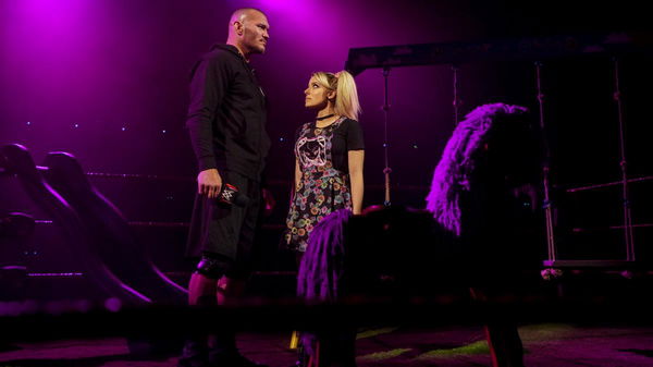 Alexa Bliss confronts Randy Orton