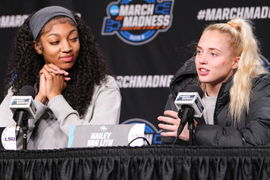 Syndication: The Des Moines Register LSU Lady Tigers guard Flau jae Johnson (4) forward Angel Reese (10) and guard Haile
