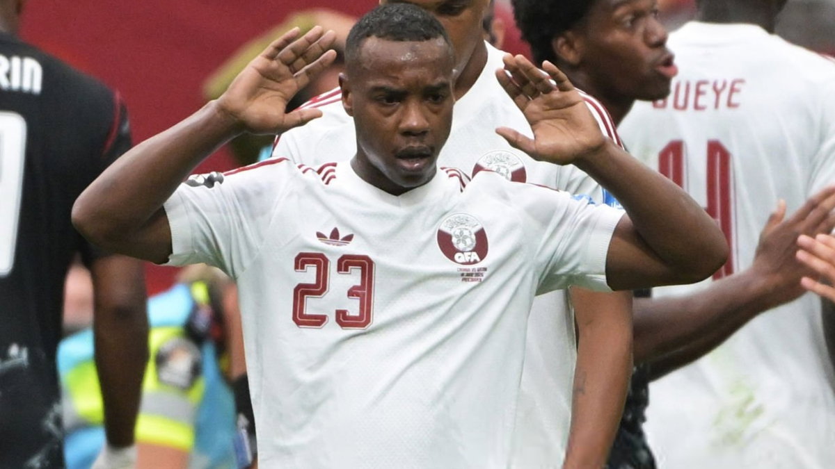 Fans Rally Behind Qatar’s Assim Madibo After Emotional Locker Room Moment With Canada’s Injured Ismaël Koné at FIFA