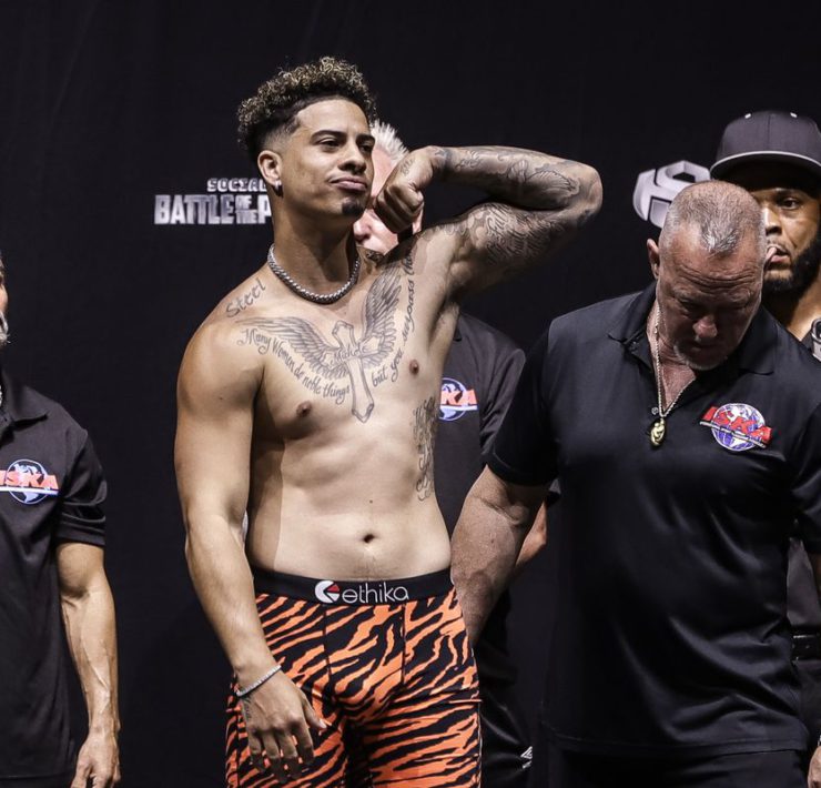 SHOCKING Austin McBroom Reveals Why Boxers From the Social Gloves Event Never Got Paid EssentiallySports