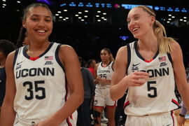 Azzi Fudd, Paige Bueckers