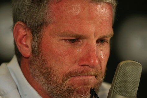 Brett Favre Pays Tribute to Super Bowl Champion Who Succumbed to CTE In An Emotional Message to America