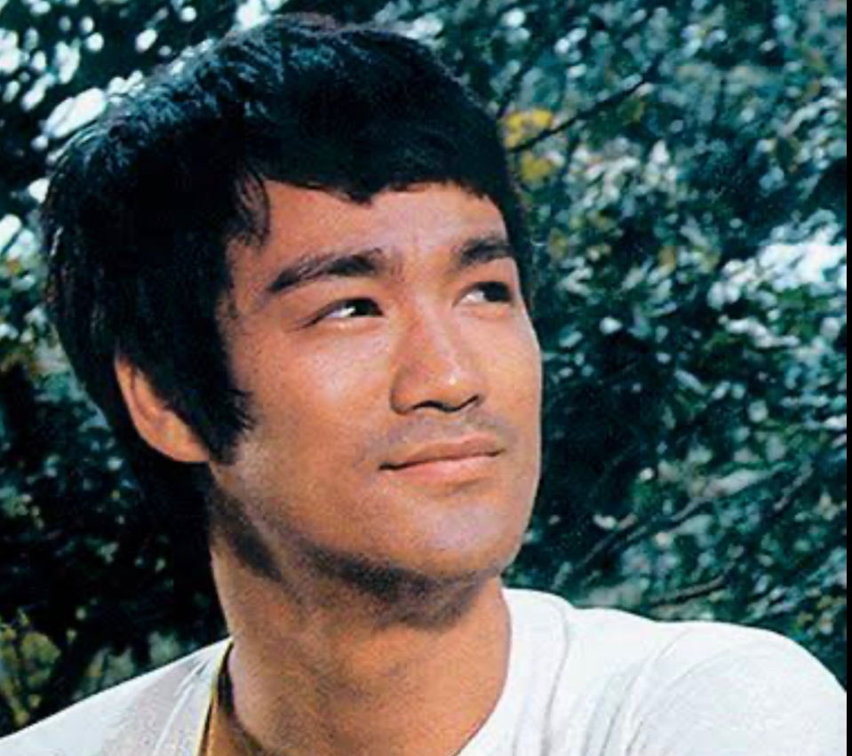 This Lesson Has Kept Me Alive”: Bruce Lee's Fans Hail the Martial Arts  Legend's Greatest Life Learning - EssentiallySports