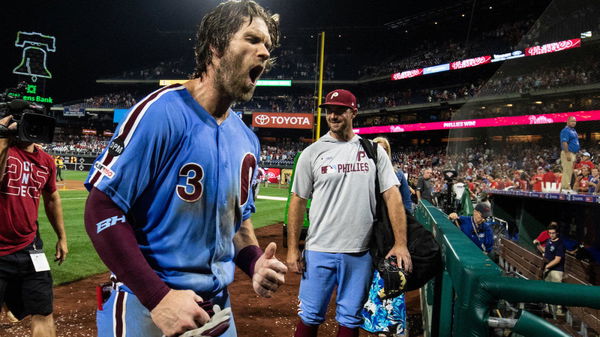 Bryce Harper crushes walk-off grand slam, sprints around bases