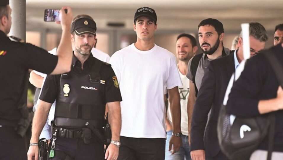 Alcaraz Perseveres Amid Swarming Journalists After Home Arrival