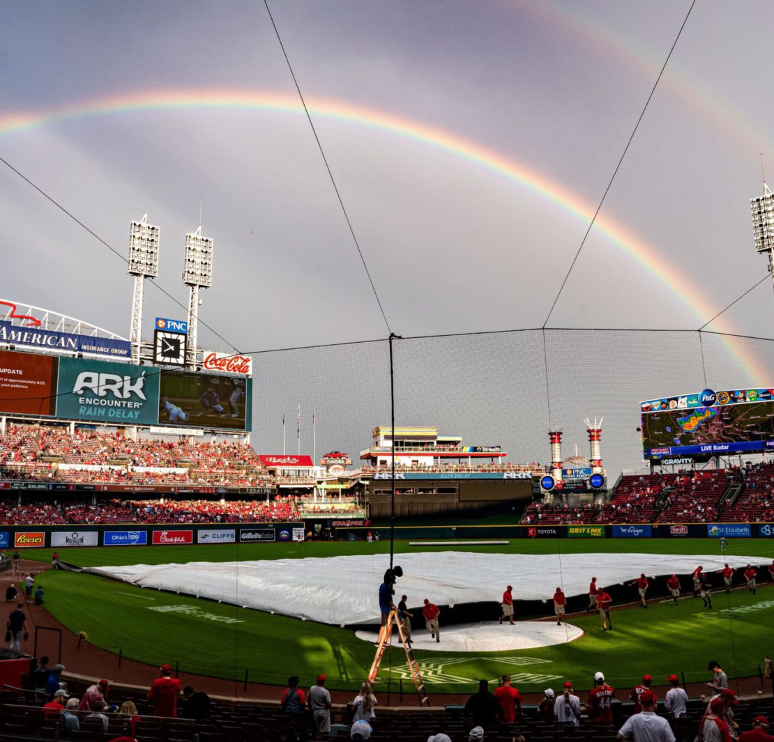 Watch: Cincinnati Reds' grounds crew member escapes from