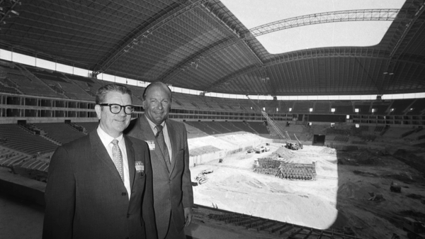 Clint Murchison Jr. &#038; Tex Schramm at Texas Stadium, 1971