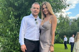 Petr Yan; Yulia Yan
