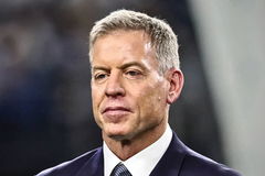ARLINGTON, TX &#8211; DECEMBER 30: Former Dallas Cowboys player Troy Aikman attends the Ring of Honor ceremony for former head