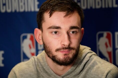 Alex Karaban’s Movement Around Chicago Forces College Basketball Community to Give Verdict on UConn Star’s Future