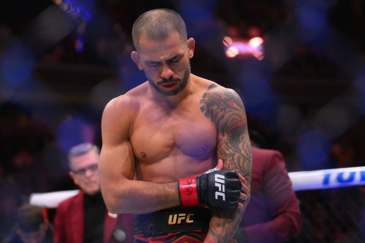 Alexandre Pantoja Admits He Regrets Stopping Joshua Van Title Fight Despite Dislocated Elbow