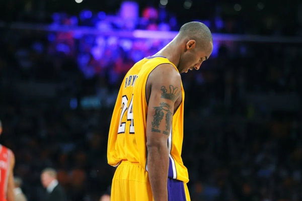 Lakers Kobe Bryant against the Rockets at the Staples Center Sunday.