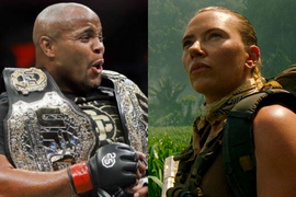 Daniel Cormier, Scarlett Johansson